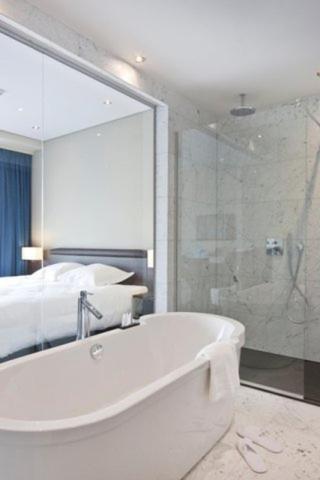 Blue Woods Hotel - Deerlijk Bilik gambar