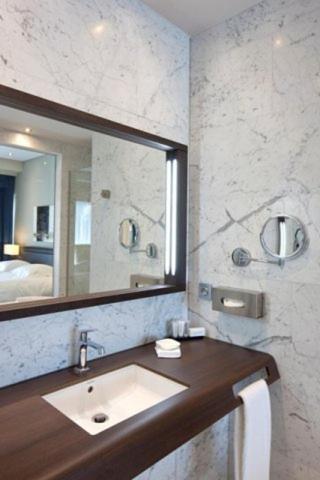 Blue Woods Hotel - Deerlijk Bilik gambar